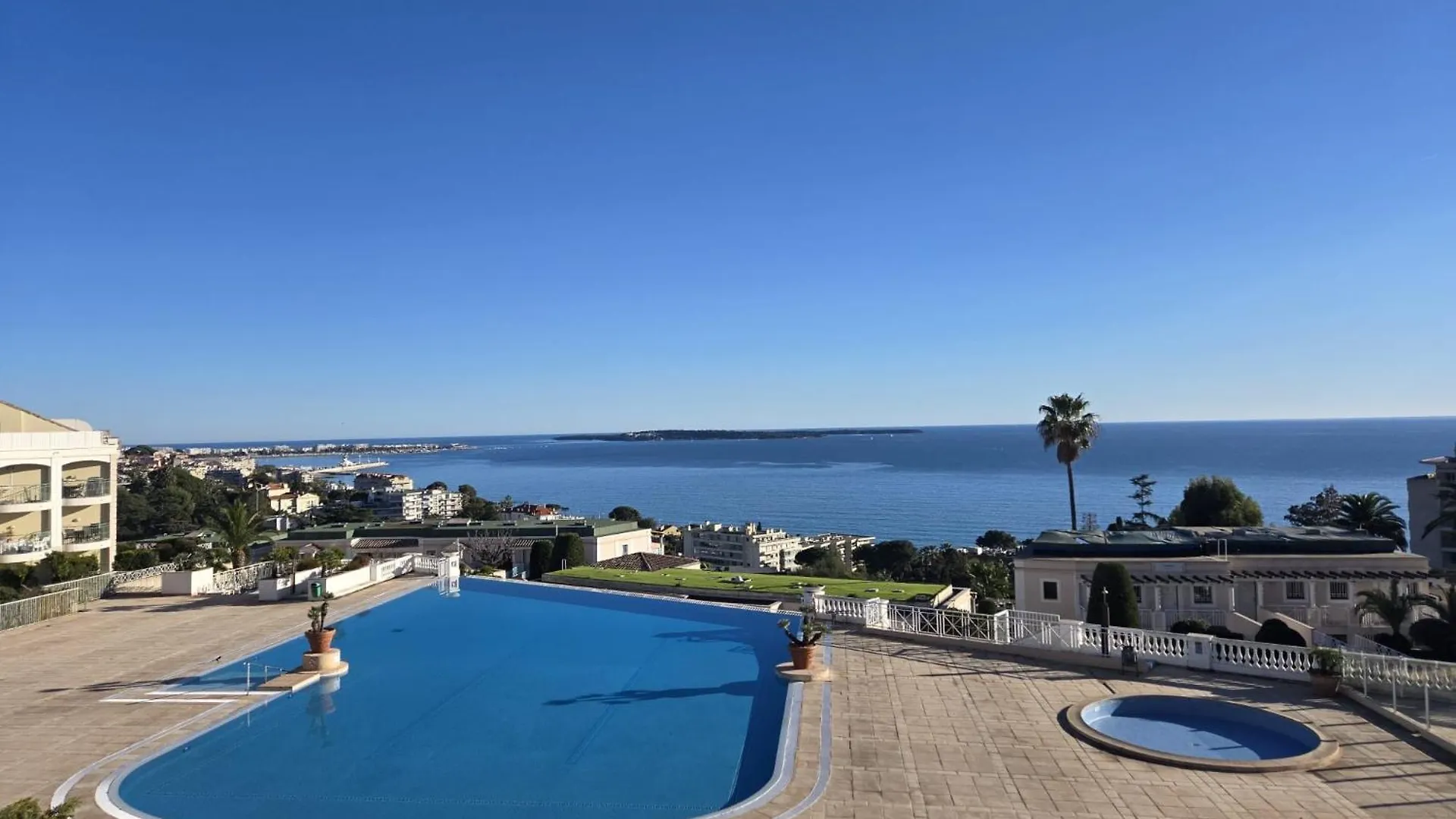 公寓 Sisley 1061 - F2 Terrasse Avec Vue Mer 戛纳